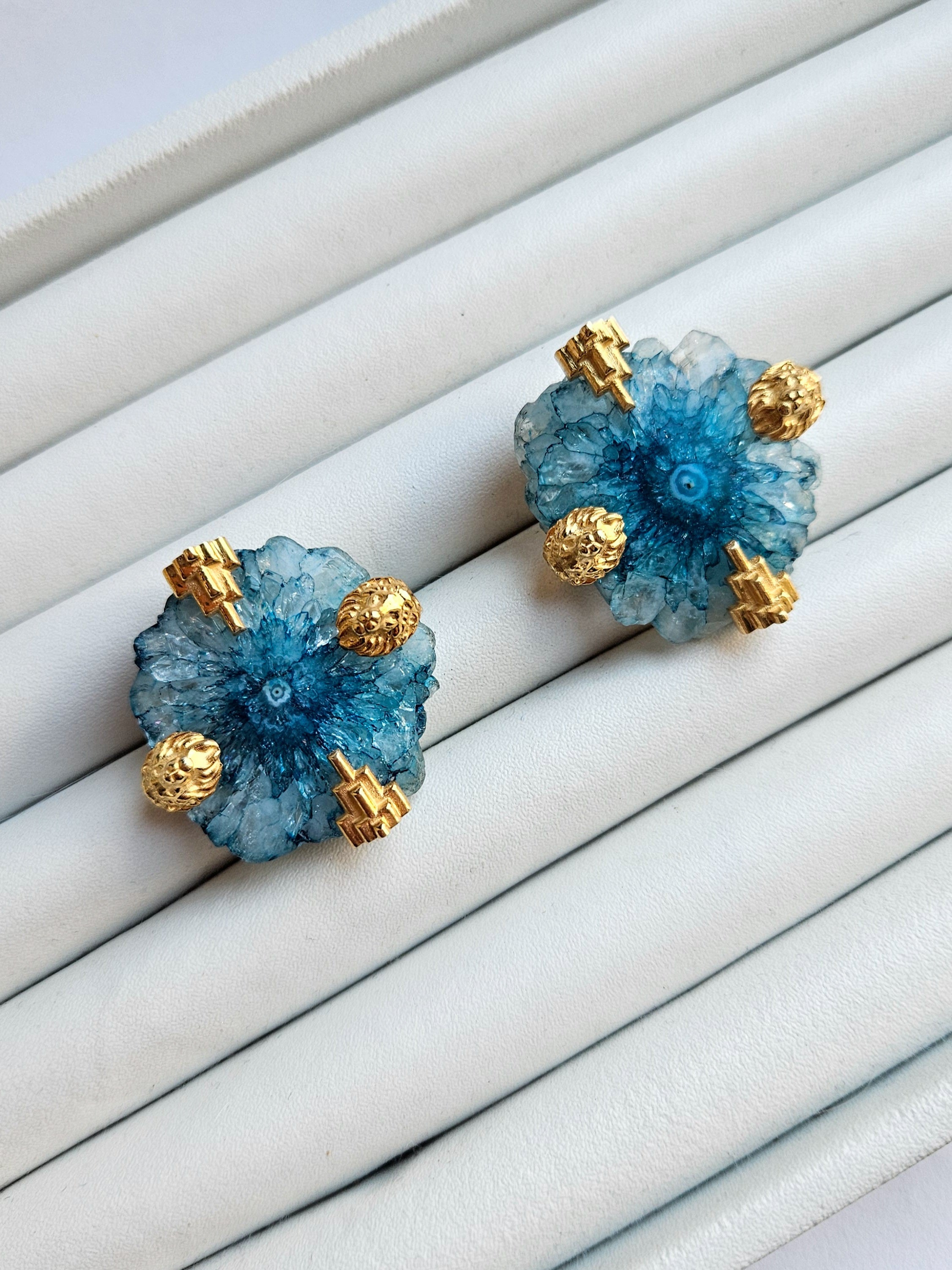 Ishtar Aslan Mor Küpe