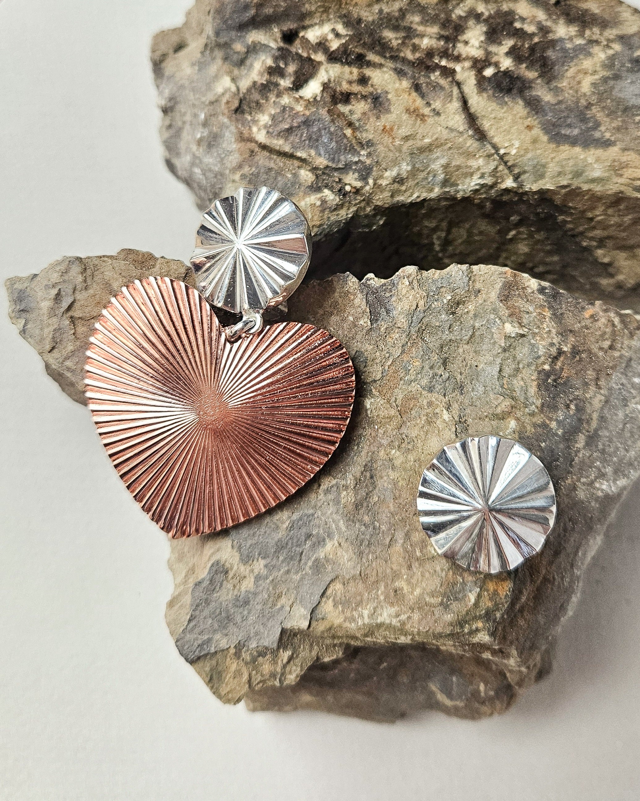 Gaia Kalbi Tekli Küpe