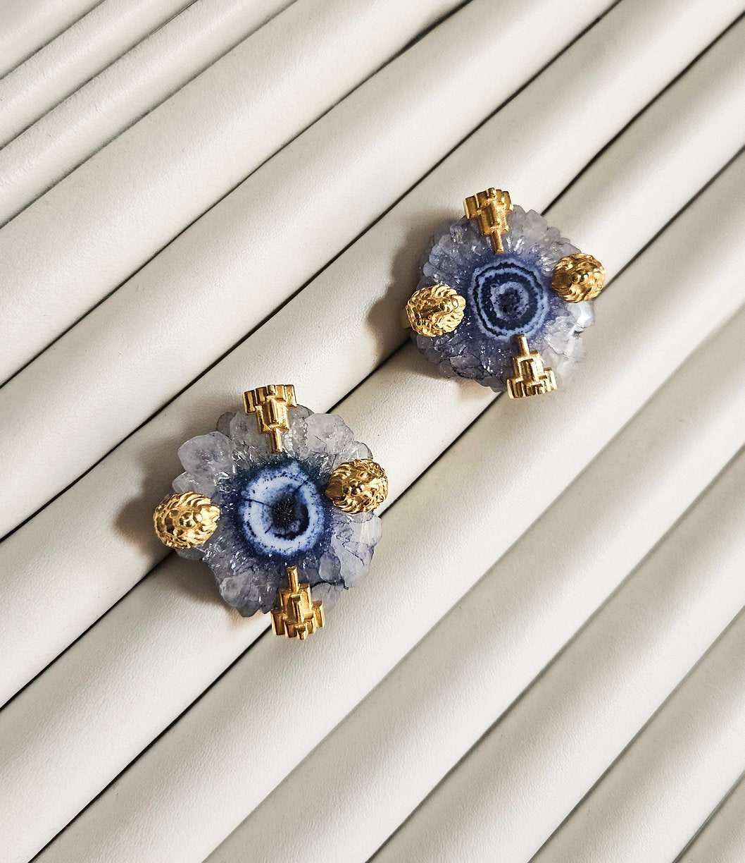 Ishtar Aslan Mor Küpe