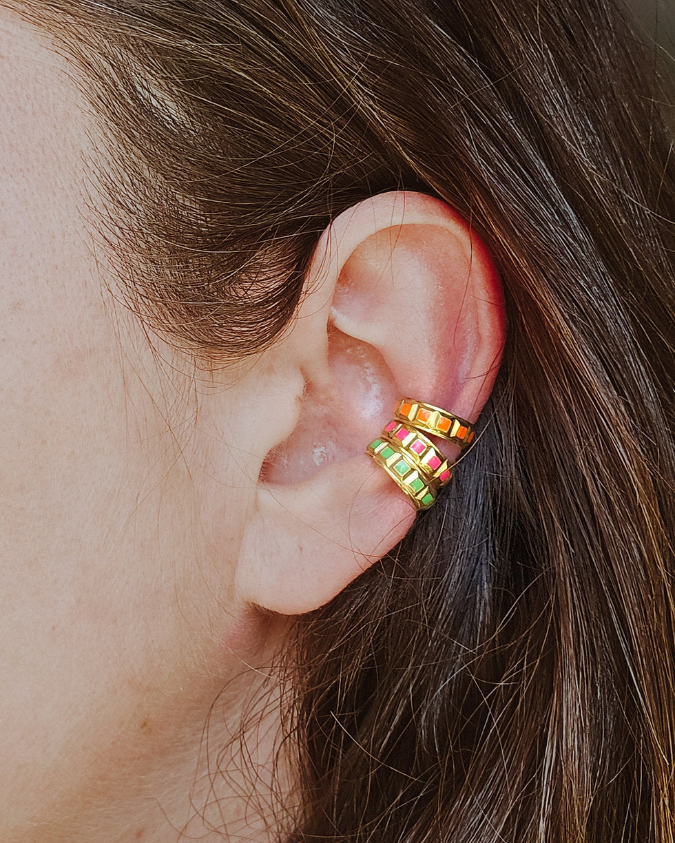 Pyramid Neon Mineli Altın Kaplama Kıkırdak Küpe