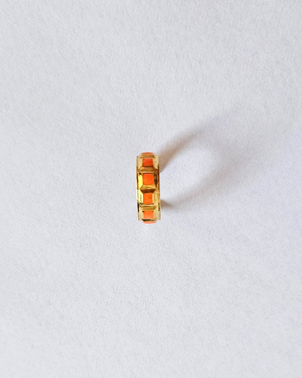 Pyramid Neon Mineli Altın Kaplama Kıkırdak Küpe