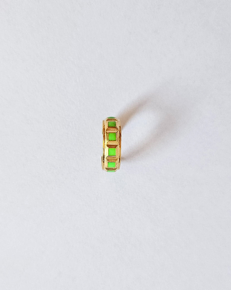 Pyramid Neon Mineli Altın Kaplama Kıkırdak Küpe