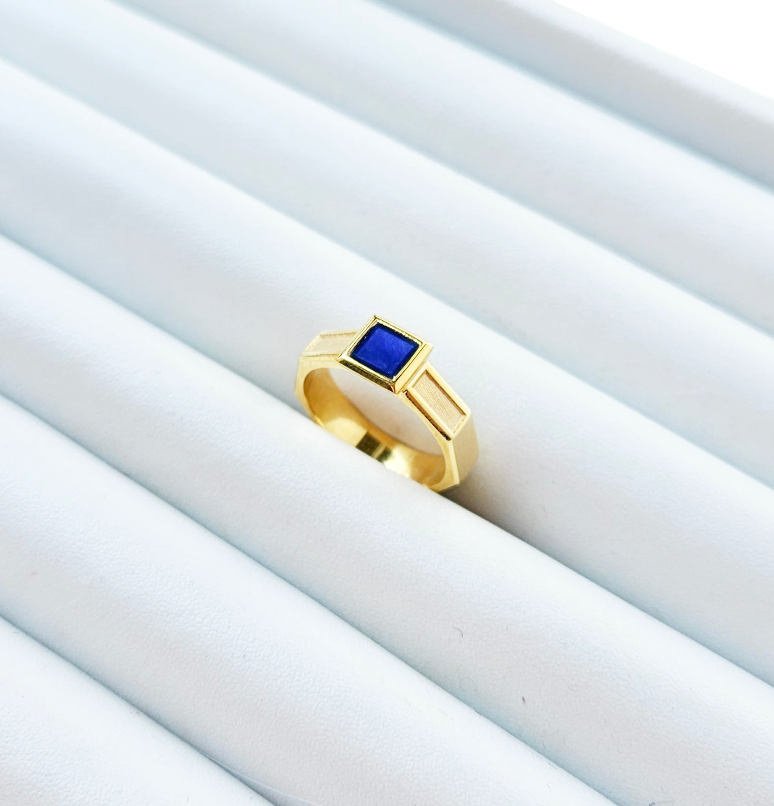 Love One Kobalt Mineli Altın Kaplama Yüzük