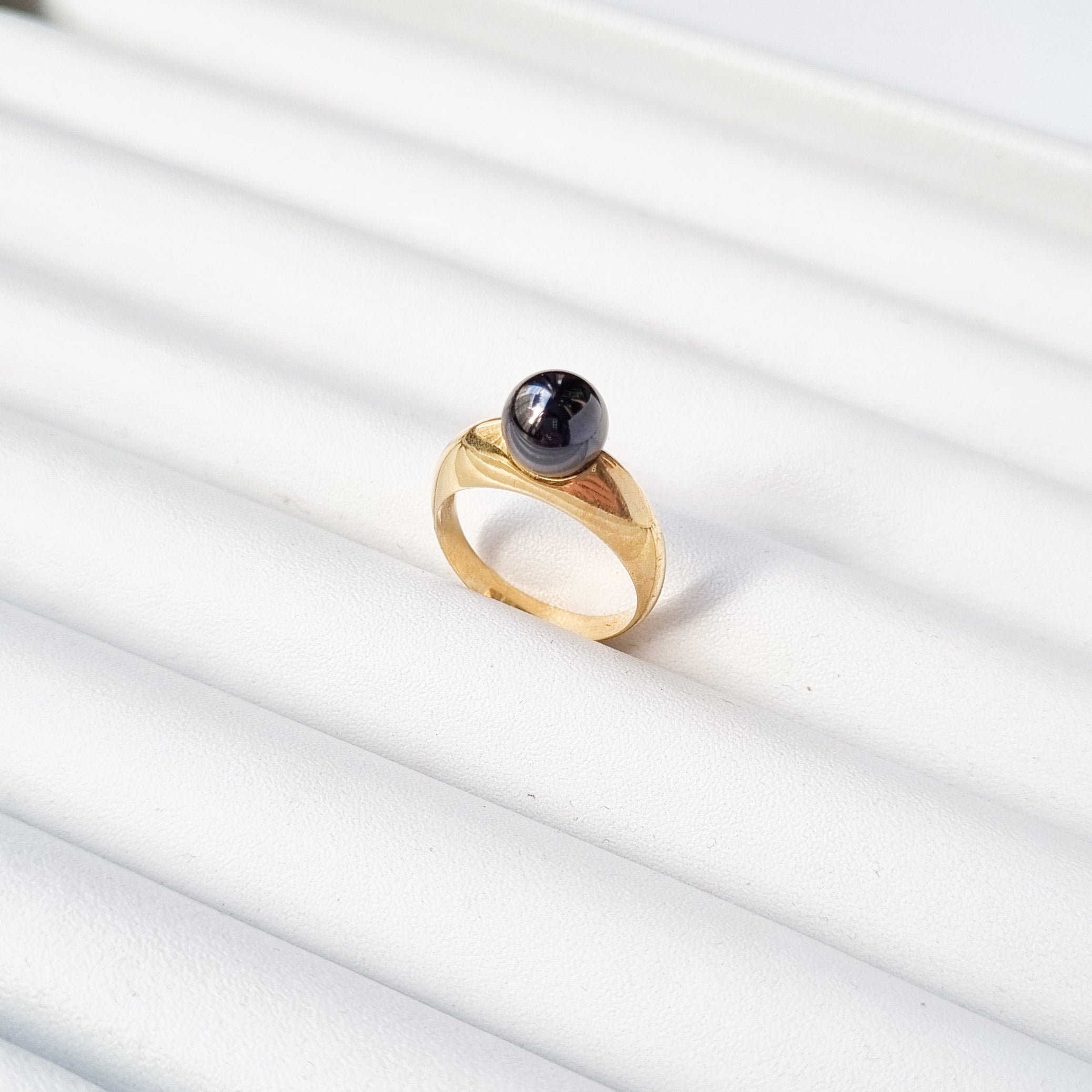 Tiff Siyah Taşlı Altın Kaplama Yüzük